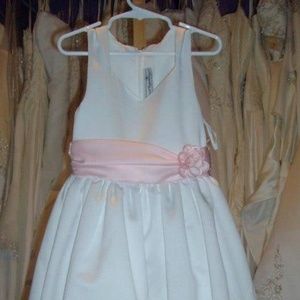 NWT Sweet Beginnings SZ 7 Flower Girl